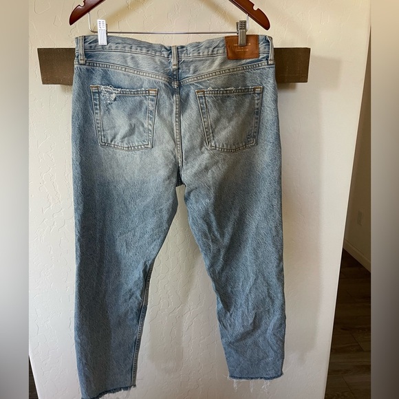 Zara|Women’s distressed light wash jeans in high rise, size 12,Closet staple🫶🏻 - Picture 2 of 11